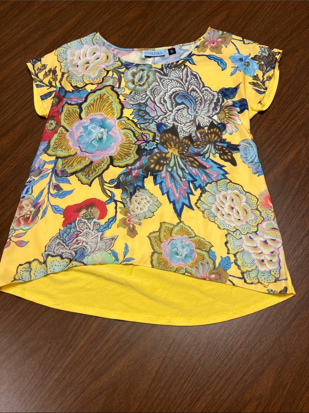 Cynthia Rowley Yellow Floral Short Sleeve Tee with Multicolor Print, size small